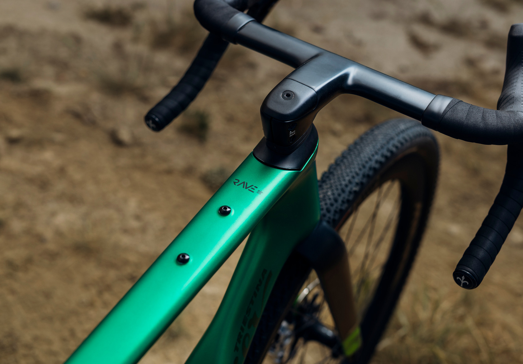Wilier Rave SLR iD2 racing on a gravel road